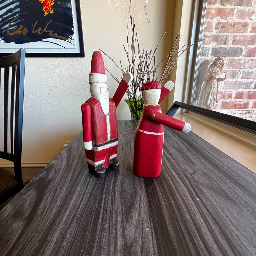 Wolf Creek  Folk Art Santa & Mrs Claus Figure Hand Carved & Painted Wood - Picture 6 of 15